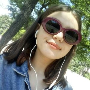 Woman Sunglasses Purple Frame Black Lenses